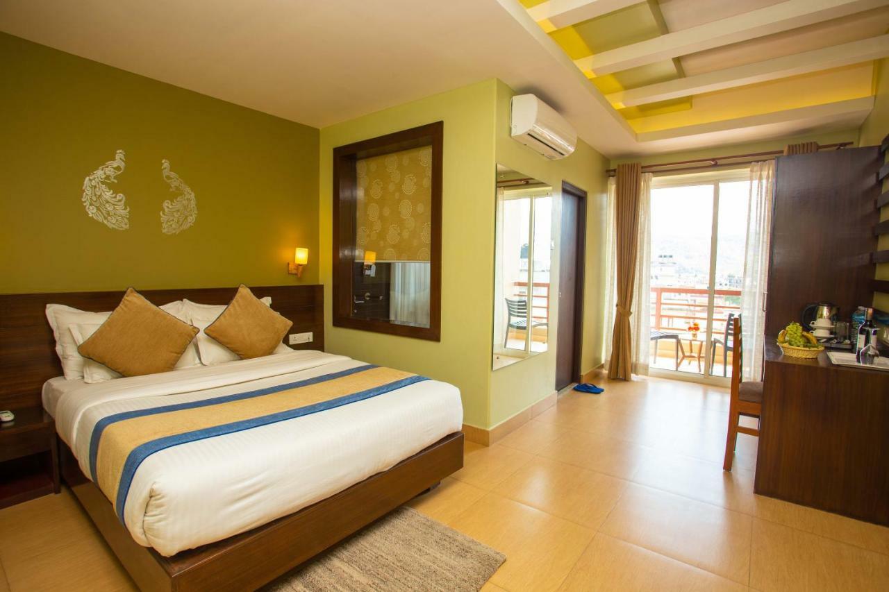 Hotel Lake Paradise Pokhara Ngoại thất bức ảnh